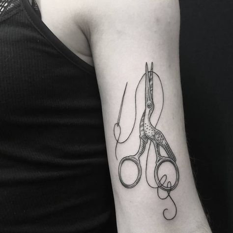 Nickas Serpentarius on Instagram: “Little stork scissors for @madeleine_seys . Thanks for the interesting chats ✂️✂️✂️ Done @wolfandwrentattoo . . . #nickasserpentarius…” Tattoo Lavender, Scissor Tattoo, Stork Scissors, Sewing Tattoos, Tattoo Over Scar, Flower Scissors, Scissors Design, Finger Tats, Wall Tattoo