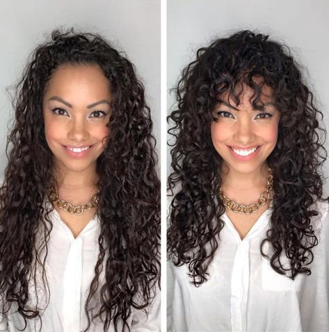 Corte rizado largo y peludo con flequillo Long Curly Hair With Bangs, Curly Hair Trends, Natural Curly Hair Cuts, Layered Curly Hair, Youve Been, Curly Hair Photos, Curly Bangs, Hair With Bangs, Haircuts For Curly Hair