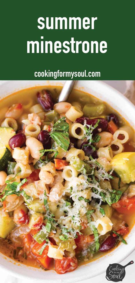 Summer Minestrone! This minestrone soup is perfect for summer. Loaded with fresh summer vegetables like zucchini, squash, fresh tomatoes and basil. Vegetable Soup Recipes Vegetarian, Summer Vegetable Chowder, Vegetable Soup With Zucchini And Squash, Zucchini And Squash Soup Recipes, Late Summer Soup Recipes, Late Summer Soup, Summer Soups Ideas, Summer Squash Soup Recipes, Summer Minestrone Soup