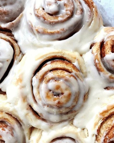 Pillowy Soft Cinnamon Rolls (the best!) | The Vanilla Bean Blog Sarah Kieffer, Vanilla Bean Blog, Overnight Cinnamon Rolls, Cinnamon Roll Bake, Cinnamon Roll Dough, Best Cinnamon Rolls, Baking Book, Sweet Dough, Cinnamon Rolls Homemade