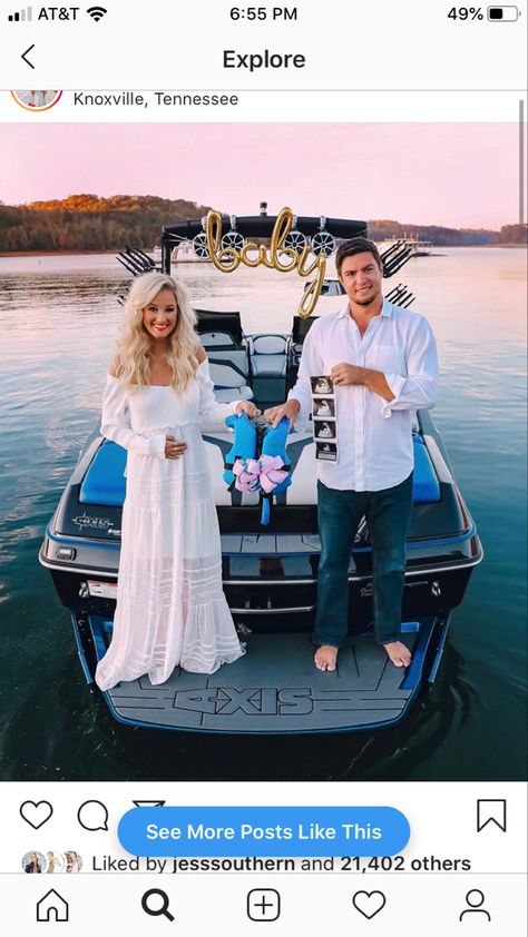 Cute baby announcement on a boat Boat Gender Reveal Ideas, Nautical Baby Announcement, Lake Baby Announcement, Boat Baby Announcement, Boat Pregnancy Announcement, Boat Maternity Photos, Pregnancy Announcement Balloons, Fishing Baby Announcement, Summer Pregnancy Announcement