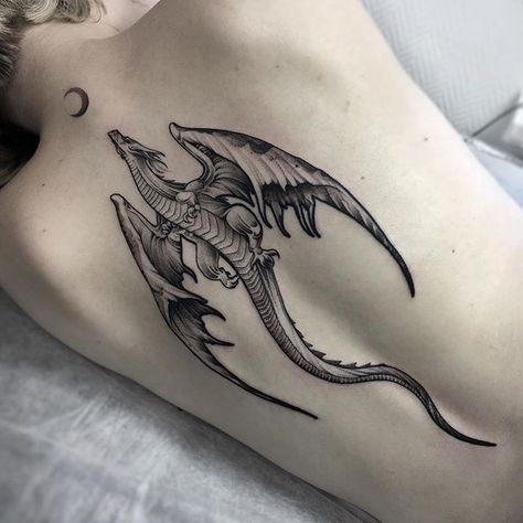 Tato Minimal, Dragon Tattoo For Women, Dragon Tattoos, Tatuaje A Color, Dragon Tattoo Designs, Spine Tattoos, Dream Tattoos, Elegant Tattoos, Dope Tattoos