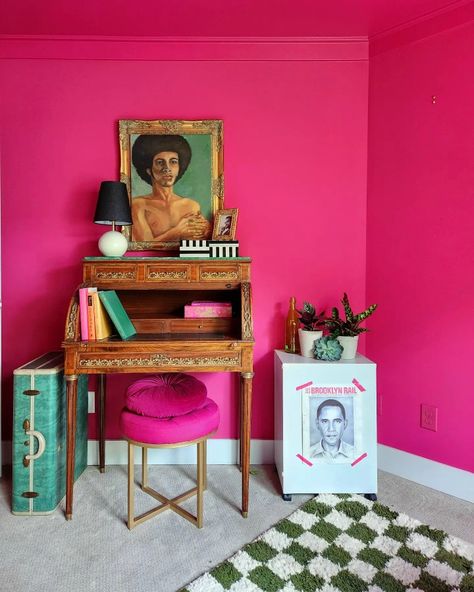 Fuschia Bedroom, Fuchsia Wall, Magenta Office, Future Apartment Decor, Future Apartment, Paint Colors For Living Room, Barbie House, Pink Room, Pink Decor