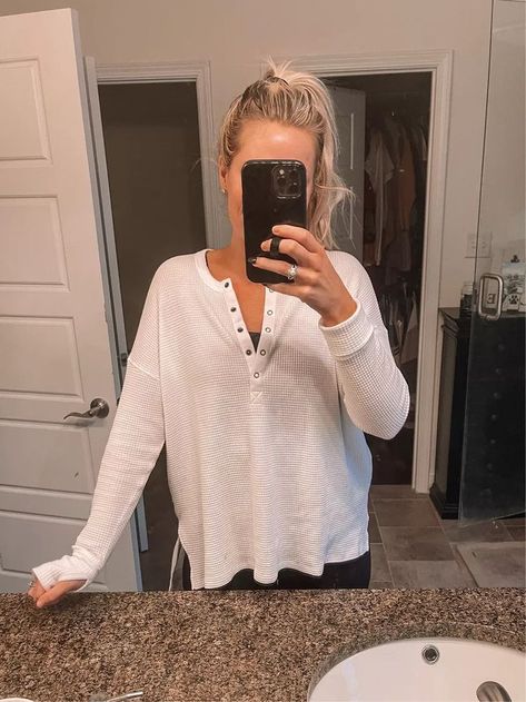 #aerie #americaneagle #ae #comfy #layering #henley #longsleeve Longsleeves Outfit, Long Sleeve Outfit, Womens Henley, Henley Long Sleeve, Women's Henley, Offline By Aerie, Long Sleeve Outfits, Layered Tops, Henley Top