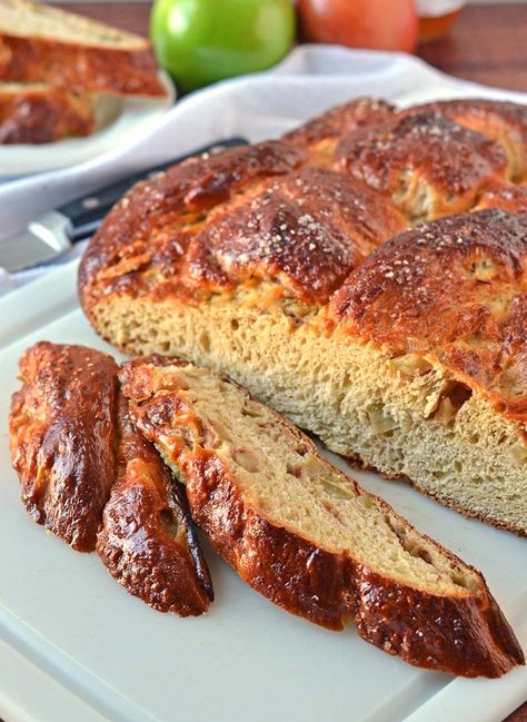 Apple Honey Challah Red Star Yeast, Challah Bread Recipes, Challah French Toast, Apples And Cinnamon, Apple Honey, Best French Toast, Law Students, How To Make Dough, Challah Bread