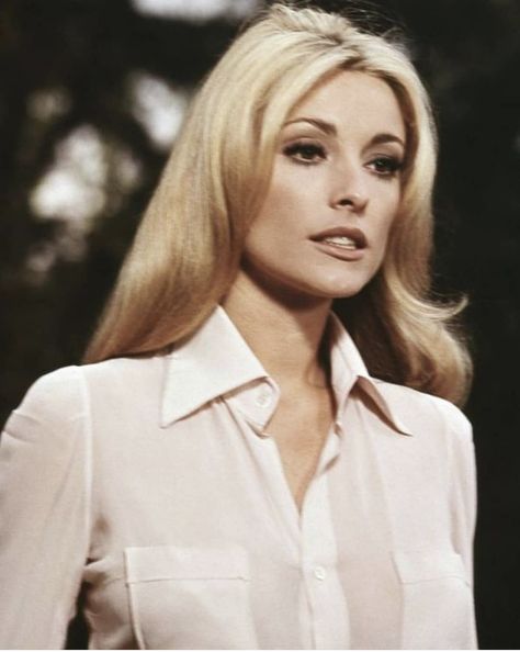 Celebrity Style Icons, Sharon Tate, Classic Movie Stars, Old Hollywood Stars, Valley Of The Dolls, Retro Girls, Angel Face, Beauty Icons, Hollywood Celebrities