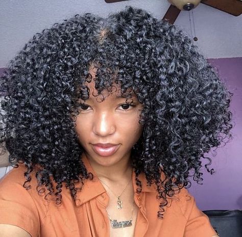 Curly Bangstyle Hair Black Women, Afro Fringe, Curly Bangstyle Hair, Bangstyle Hair, Mane Hair, Hair Black Women, Curly Weave Hairstyles, Pelo Afro, Black Curly