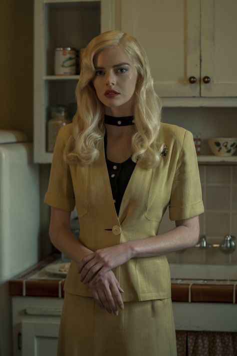 The 1940s Costumes in Hollywood Are So Glamorous, the Actors Wanted to Take Them Home 1940s Costume, Samara Weaving, 1940s Outfits, Hollywood Scenes, Hooray For Hollywood, 1940s Fashion, Samara, Cthulhu, I Miss You