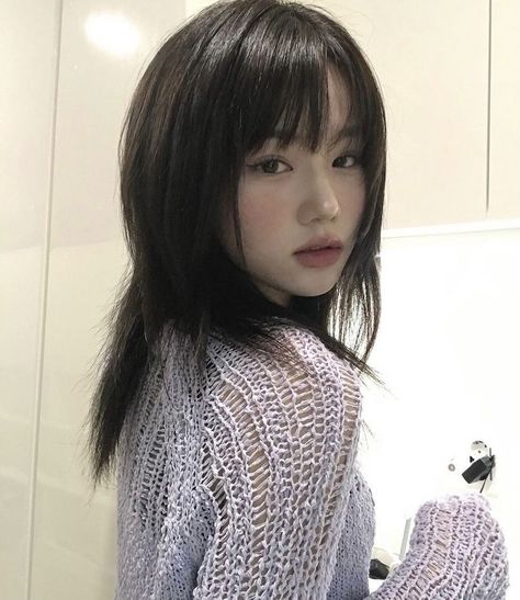 Wait A Minute, Layered Haircuts For Medium Hair, Haircuts For Medium Hair, Haircuts Straight Hair, Short Hair Haircuts, Asian Hair, Cut My Hair, Dream Hair, Profile Photo