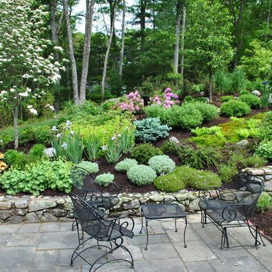 Hillside Planting Design, Pictures, Remodel, Decor and Ideas Landscaping A Slope, Landscaping On A Hill, Sloped Yard, Hillside Garden, Sloped Backyard, Hillside Landscaping, Sloped Garden, Easy Landscaping, Traditional Landscape