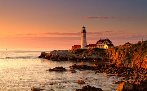 Sunrise at Portland Head Light Portland Maine Lighthouse, Lighthouse Island, Lighthouse Landscape, Pixel Art Landscape, Lighthouses Photography, Portland Head Light, Maine Lighthouses, Landscape Painting Tutorial, Lighthouse Photos