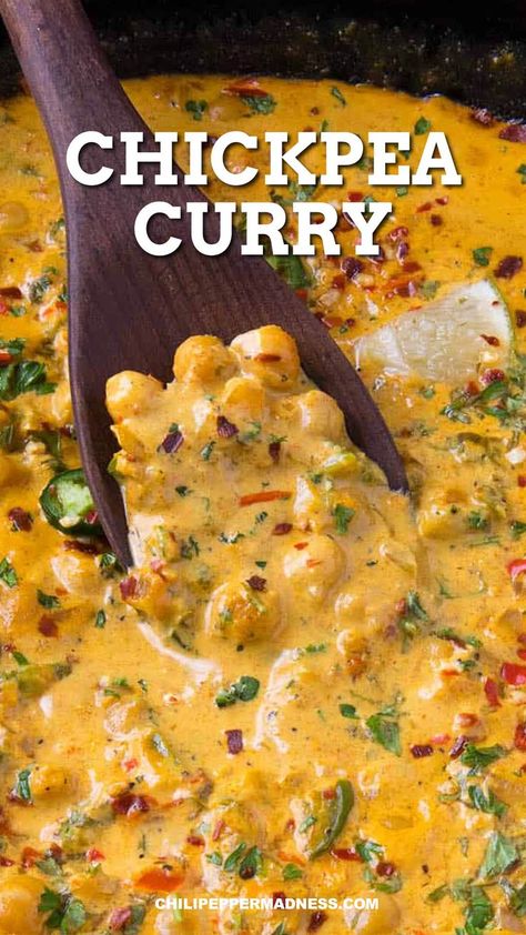 Easy Chickpea Curry, Chickpea Curry Recipe, Curry Recipes Easy, Savory Dinner, Chickpea Curry, Vegetarian Meal, Easy Weeknight Dinner, Tasty Vegetarian Recipes, India Food