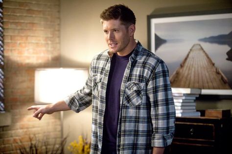 9x08 Rock And A Hard Place Supernatural Season 9, Supernatural Bloopers, Supernatural Tattoo, Supernatural Imagines, Supernatural Wallpaper, Supernatural Dean Winchester, Supernatural Quotes, Supernatural Memes, Supernatural Dean