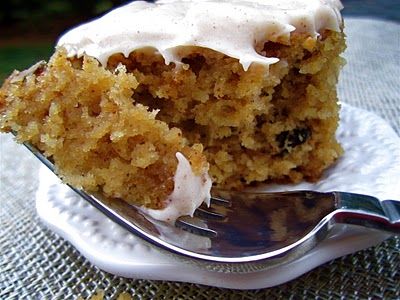 Spiced Applesauce Cake with Cinnamon Cream Cheese Frosting - I'll be making this one again! Applesauce Spice Cake, Applesauce Cake Recipe, Spiced Applesauce, Cake With Cinnamon, Apple Spice Cake, Spice Cake Recipes, Cinnamon Cream Cheese, Cake Frosting Recipe, Applesauce Cake