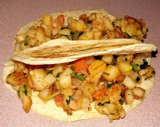 Papas Ranchera Papas Rancheras Recipe, Daniel Fast Breakfast, Plant Based Diet Meals, Pasties Recipes, Fast Breakfast, Crab Salad Recipe, Homemade Flour Tortillas, Mexican Breakfast Recipes, Breakfast Appetizers