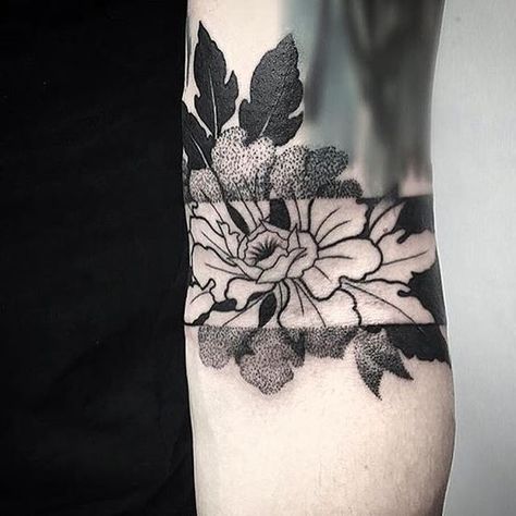 Negative space flower tattoo inked on the left forearm White Flower Tattoo, Tattoo Planets, Mandala Rose Tattoo, Black And White Flower Tattoo, Sanskrit Tattoo, Tattoo Line, Band Tattoos, Libra Tattoo, Black And White Flower