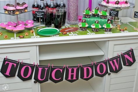 Pink Football Party, Girl Football Party, Tailgate Table, Football Party Decorations, Event Tables, Pink Football, Watching Football, Football College, Football Themes