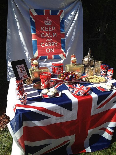 British theme Vingelen Party by yourhomebasedmom, via Flickr England Themed Party, London Theme Parties, British Themed Parties, England Party, British Tea Party, Jubilee Party, Bon Voyage Party, British Party, Teacher Party