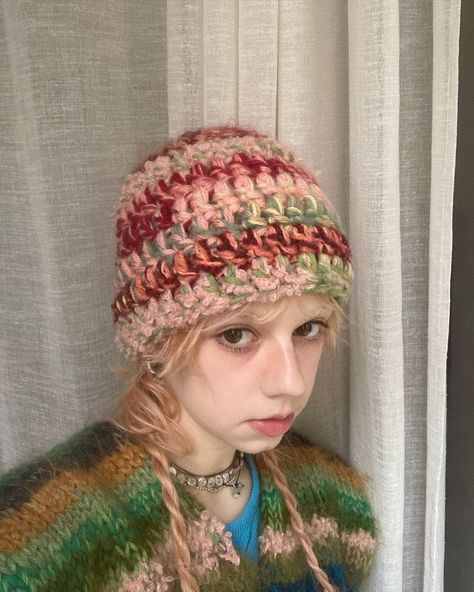 fullmohair alchemist på Instagram: “[sold] new beanie in soft flowery colors 🌺 if you would like to see specific colors from me, tell me in the comments 🥰” Beanie Outfit, Pretty Hats, Cute Beanies, Kawaii Crochet, Heart Crafts, Outfits With Hats, Bead Crochet, Knit Outfit, Crochet Fashion