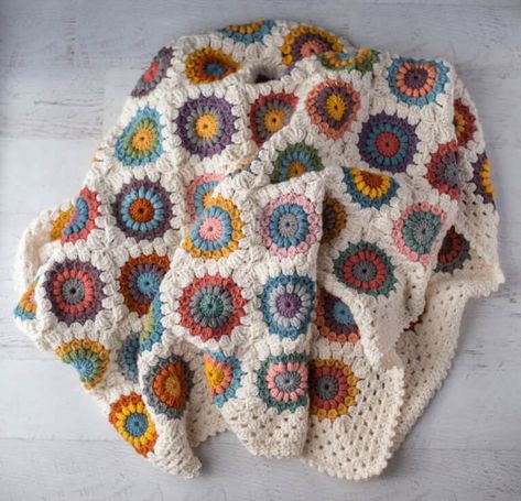 Gorgeous Granny Square Blanket is a fun scrap yarn project! #grannysquareblanket #scrapyarn #crochet365knittoo Crochet Scrap Yarn Granny Square Blanket, Crochet Baby Shawl, Blanket Making, Crochet Potholder, Scrap Yarn Crochet, Yarn Project, Scrap Yarn, Potholder Patterns, Crochet Blanket Designs