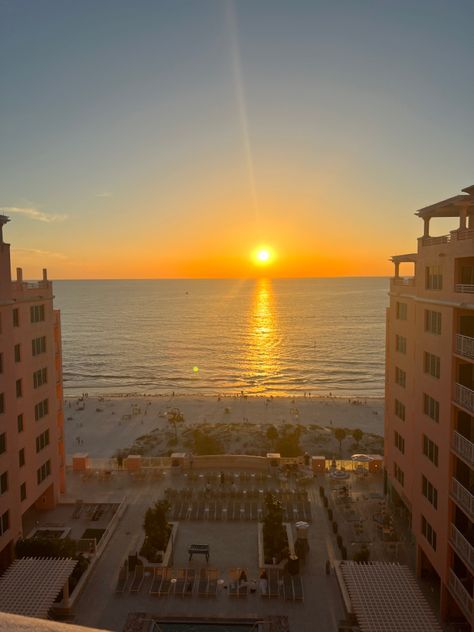 St. Petersburg beach, Florida :) Sunset on the beach, beach view, poolside. St Petersburg Florida Aesthetic, Florida Sunset, Sunset On The Beach, Florida Life, Florida Trip, Clearwater Florida, St Pete Beach, St Petersburg Florida, Flo Rida