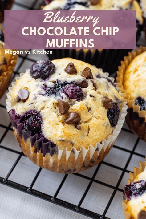 These baker-style Blueberry Chocolate Chip Muffins are easy and so fluffy. They are full of chocolate chips and blueberries. These sweet bakery style muffins are my favorite muffins to make for breakfast. Blueberry Chocolate Chip Muffins, White Chocolate Muffins, Homemade Blueberry Muffins, Bakery Style Muffins, Blueberry Chocolate, Simple Muffin Recipe, Dessert Aux Fruits, Homemade Muffins, Sweet Bakery