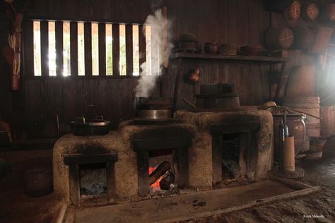 Old Japanese kitchen Old Japanese Kitchen, Traditional Japanese Kitchen, Rural Kitchen, Scifi City, Japan Kitchen, Outdoor Cooker, Phantom Thief, Green House Design, Chinese House