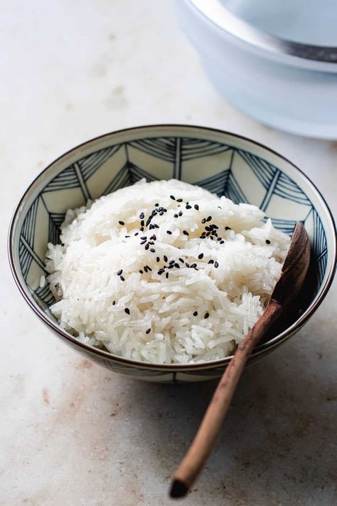 How to make sticky rice in microwave Souper Rice, Rice In Microwave, Make Sticky Rice, Chinese Sticky Rice, Rice In The Microwave, Mango Sticky Rice, Glutinous Rice, Sticky Rice, Sushi Rice