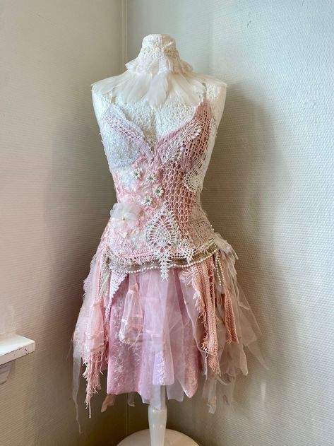 Pink Boho Wedding Dress Fairy Tale Colors,bridal Gown for Faries,elven Wedding Dress Rustic,bohemian Wedding - Etsy Whimsical Bohemian Style, Pink Bohemian Outfits, Farie Dress, Fairy Dresses Aesthetic, Pink Fairy Outfit, Pink Boho Wedding Dress, Fairy Dress Pink, Fairy Outfit Ideas, Fairy Dress Aesthetic