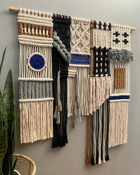 Tapestry Macrame, Simpul Makrame, Pola Macrame, Weaving Loom Diy, Makramee Diy, Macrame Knots Pattern, Macrame Tapestry, Macrame Wall Hanging Diy, Macrame Wall Hanging Patterns