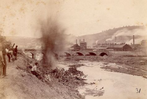 Johnstown Flood, 1889 Check more at https://its-all-fake.com/2023/08/13/johnstown-flood-1889/ Flood Picture India, Pre Flood World, Flood Meme Funny, Before The Flood, Johnstown Flood, History Photos, Pittsburgh, History