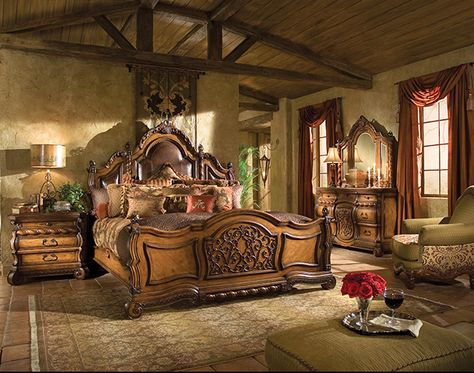 Old world decor Italian Bedroom Decor, Tuscan Style Bedrooms, Old World Bedroom, Tuscan Bedroom, Meja Sofa, Italian Bedroom, Tuscan Design, Mediterranean Home Decor, Tuscan House