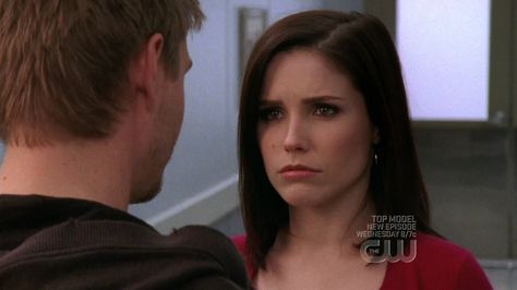 Short Haircut idea Brooke Davis Short Hair, Sophia Bush Short Hair, Red Band Society, Lucas Scott, Nathan Scott, Grey Anatomy Quotes, Brooke Davis, Anatomy Quote, Chad Michael Murray