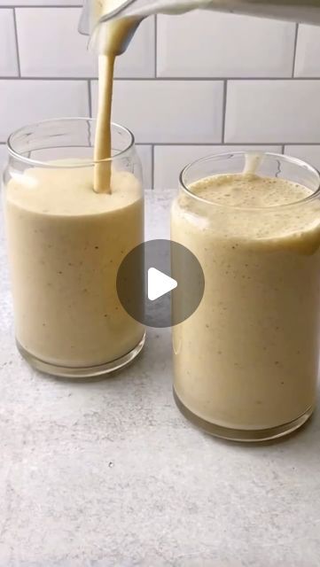 Deepanshi jain on Instagram: "Banana oats smoothie 🥤 
 Good and filling breakfast option🥗
#smoothie #diet #nutritionist #nutritionist-trends" Banana Oats Smoothie, Oatmeal Protein Shake, Oats Smoothie, Banana Oat Smoothie, Shake It Up, Banana Shake, Refreshing Snacks, Oat Smoothie, Detox Smoothie Recipes