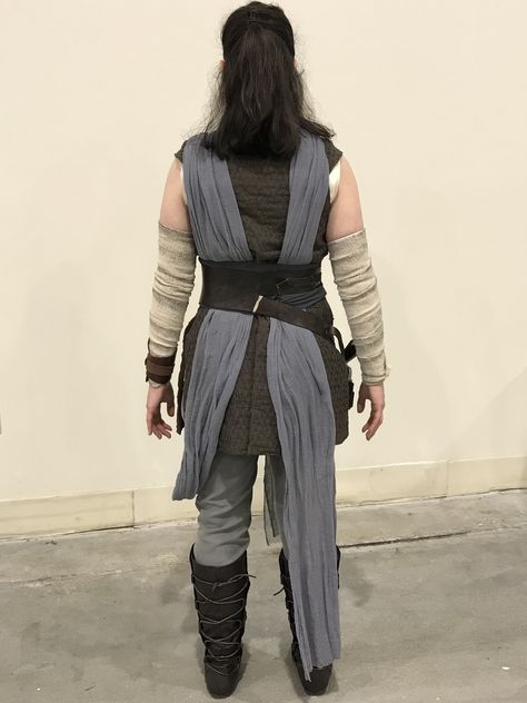 Rey by Denise Chukhina Diy Rey Costume Star Wars, Rey Cosplay Diy, Viking Belts, Rey Skywalker Cosplay, Star Wars Costume Rey, Star Wars Rey Cosplay, Jedi Robes, Yoda Birthday, Rey Costume