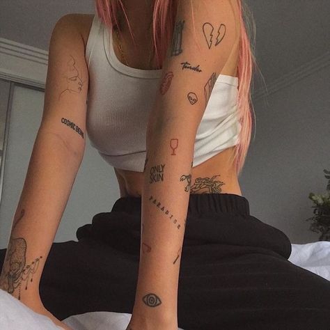 Vintage Aesthetic Tattoos, Aesthetic Tattoos, Elbow Tattoos, Stylist Tattoos, Classy Tattoos, Discreet Tattoos, Dainty Tattoos, Subtle Tattoos, Aesthetic Tattoo