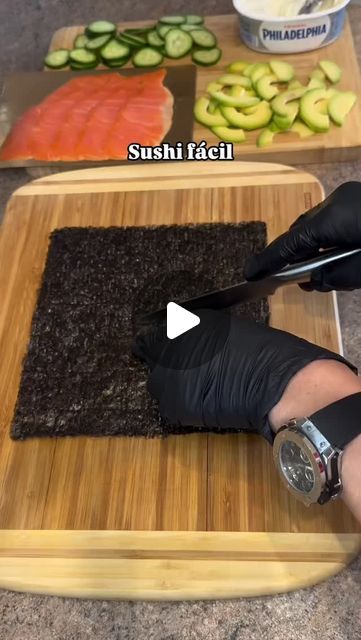 Sushi Table Setting Ideas, Sushi Filling Ideas, How To Roll Sushi, Sushi Tower, Sushi Recipe, Homemade Sushi, Sushi Sandwich, How To Make Sushi, Japanese Sushi