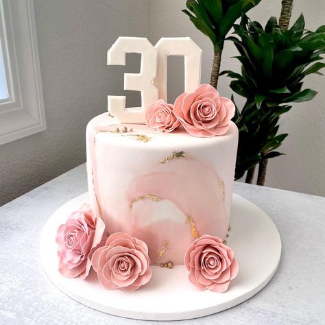 Rose Gold Fondant Cake, Pink And Gold Birthday Party Cake, Rose Gold Pink Cake, 30th Birthday Cake For Women Pink, 40th Birthday Cake Rose Gold, 40th Birthday Cake For Women Rose Gold, Pink Marble Fondant Cake, 30th Birthday Cake For Women Beautiful, Rose Themed Birthday Cake