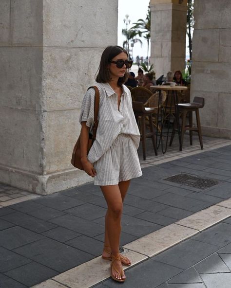 Elevate Your Style with the Comfort and Flair Of Boxer Shorts Spain Wardrobe, Thailand Outfit, Italian Summer Outfits, Outfits Sommer, Outfits Dress, Italy Outfits, Stil Inspiration, Spring Street Style, Outfit Inspo Fall