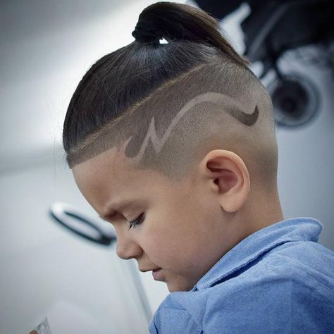 Kid with Man Bun Boys Bun Haircut, Toddler Man Bun, Boys Man Bun Haircut, Kids Man Buns, Man Bun With Fade, Man Bun Haircut, Oscar Hairstyles, Baby Haircut, Man Bun Hairstyles