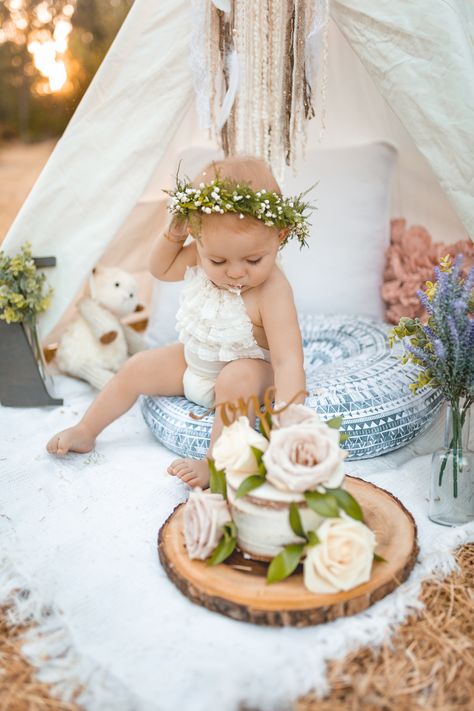 Boho Infant Photoshoot, Teepee Birthday Photoshoot, Babychella Cake, 1st Birthday Teepee Photoshoot, Whimsical Birthday Theme, Boho Birthday Shoot, Family Cake Smash, Boho Teepee Photoshoot, Boho One Year Old Photoshoot