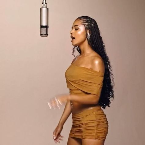 𝑮𝑼𝑴 on Instagram: "tyla debuts her track ‘on and on’ from her upcoming self titled album with a colors performance" Self Titled, Braids Hairstyles Pictures, Hairdos For Curly Hair, Curly Hair Inspiration, Hair Up Styles, Box Braids Hairstyles, Afro Hairstyles, Protective Styles, Protective Hairstyles