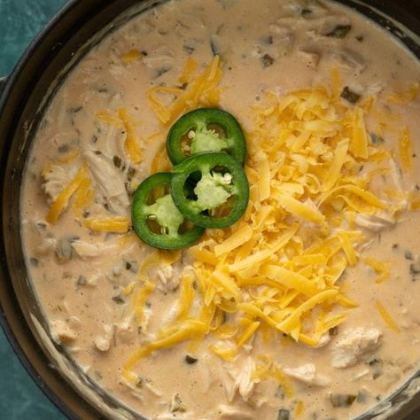 Cheesy Jalapeno Chicken Soup - Maebells Cheesy Jalapeno Chicken, Appetizers Chicken, Cream Cheese Stuffed Jalapenos, Jalapeño Soup, Easy Chicken Soup, Sausage Dinner, Chicken Keto, Chicken Appetizers, Jalapeno Chicken