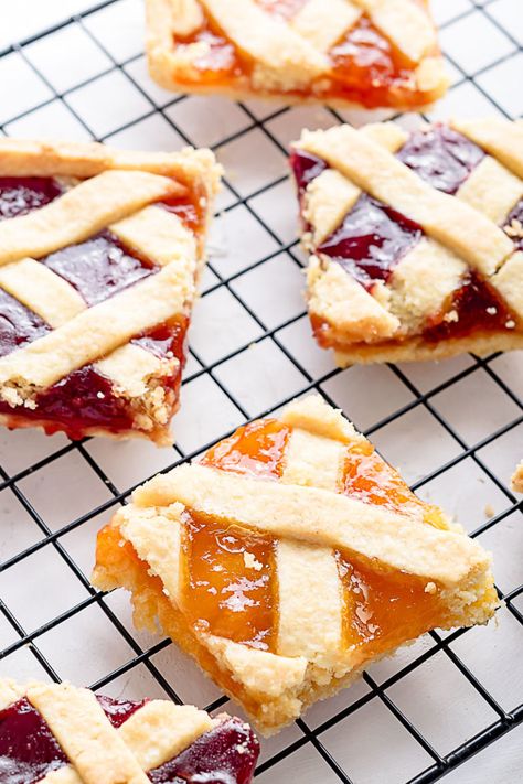 Crostata alla marmellata della nonna • La Ricetta su Sweet Pic Torte Cake, Crazy Cakes, Food O, Sweet Pic, Kefir, Hawaiian Pizza, Creative Food, Baked Goods, Italian Recipes