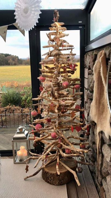 Driftwood Christmas Tree Diy, Round Gazebo, Twig Christmas Tree, Driftwood Christmas, Christmas Tree Decorations Ribbon, Twig Crafts, Beach Christmas Decorations, White Christmas Tree Ideas, Driftwood Christmas Tree