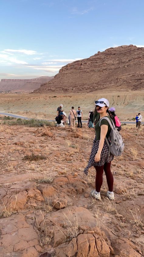 Geologist Outfit, Geologist Aesthetic, Geology Aesthetic, Chemistry Aesthetic, Goals Board, Youtuber Dr, Geology Rocks, Adventure Aesthetic, Hey Man