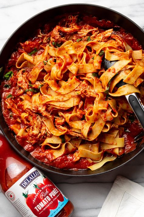 Elevate pasta arrabiata with juicy and tender chicken! This weeknight meal has an amazing spicy sauce from scratch. Sponsored by DeLallo. Chicken Arrabiata Recipe, Chicken Tagliatelle Recipes, Chicken Arrabiata, Chicken Tagliatelle, Arrabiata Pasta, Pasta Arrabiata, Pappardelle Recipe, Tagliatelle Recipe, Creamy Chicken Pasta