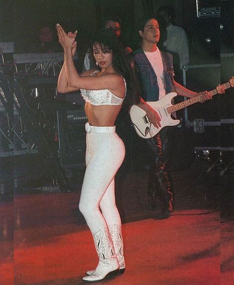 To Selena With Love, Selena Museum, Selena And Chris Perez, Chris Perez, Fran Fine Outfits, Selena Quintanilla Outfits, Selena Quintanilla Fashion, Selena Pictures, Selena Q