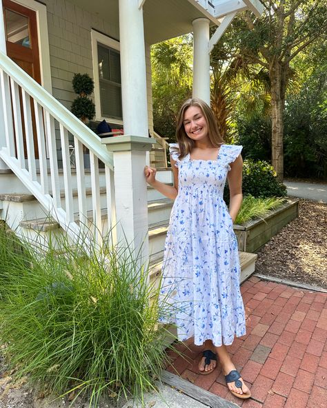 Blue and white floral printed Hill House Nap Dress paired with navy blue Jack Rogers sandals on Bald Head Island Hill House Nap Dress Styling, Hillhouse Nap Dress, Style Trends 2023, Hill House Nap Dress, Grand Millenial, Nap Dress, Trends 2023, Hill House, House On A Hill