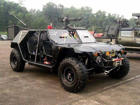 P6 ATAV (All Terrain Assault Vehicle) is an Indonesian light strike vehicle. Designed for mobility in mind, this vehicle has 3 mountings for weapons. P6 can carry 4 Special Force personnel + 1 driver. The one pictured here is armed with a Dillon Aero M134. This vehicle is the equivalent of Singapore Light Strike Vehicle and American Flyer. #military #militaryvehicle #specialforce #lightstrikevehicle #jeep #minigun Tactical Truck, Military Muscle, Armored Truck, Bug Out Vehicle, Tactical Gear Loadout, Car Camper, Dream Cars Jeep, Special Force, Military Helicopter